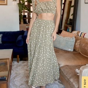 *NWT Lulu’s Wmns green/white polka dot 2 piece maxi dress w/tie crop top